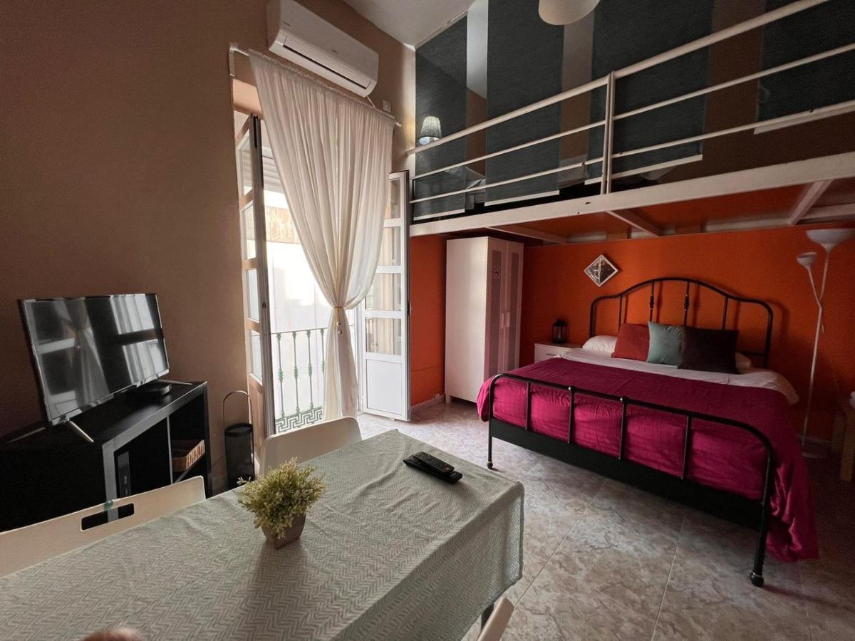 La Maestranza Apartment Rooms Севилья Экстерьер фото